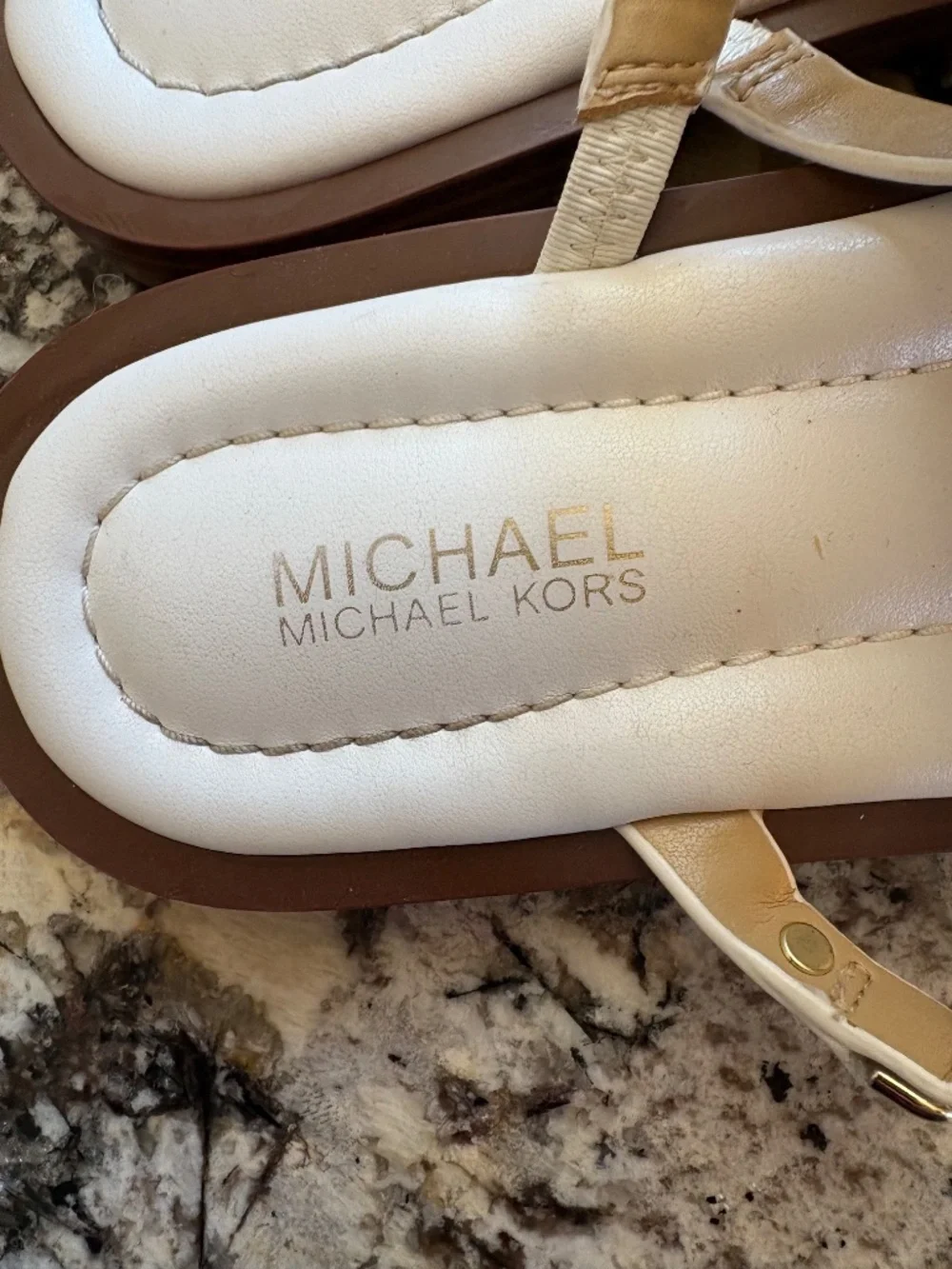 MICHAEL Michael Kors White Leather Thong Sandals Gold Logo Size 8M